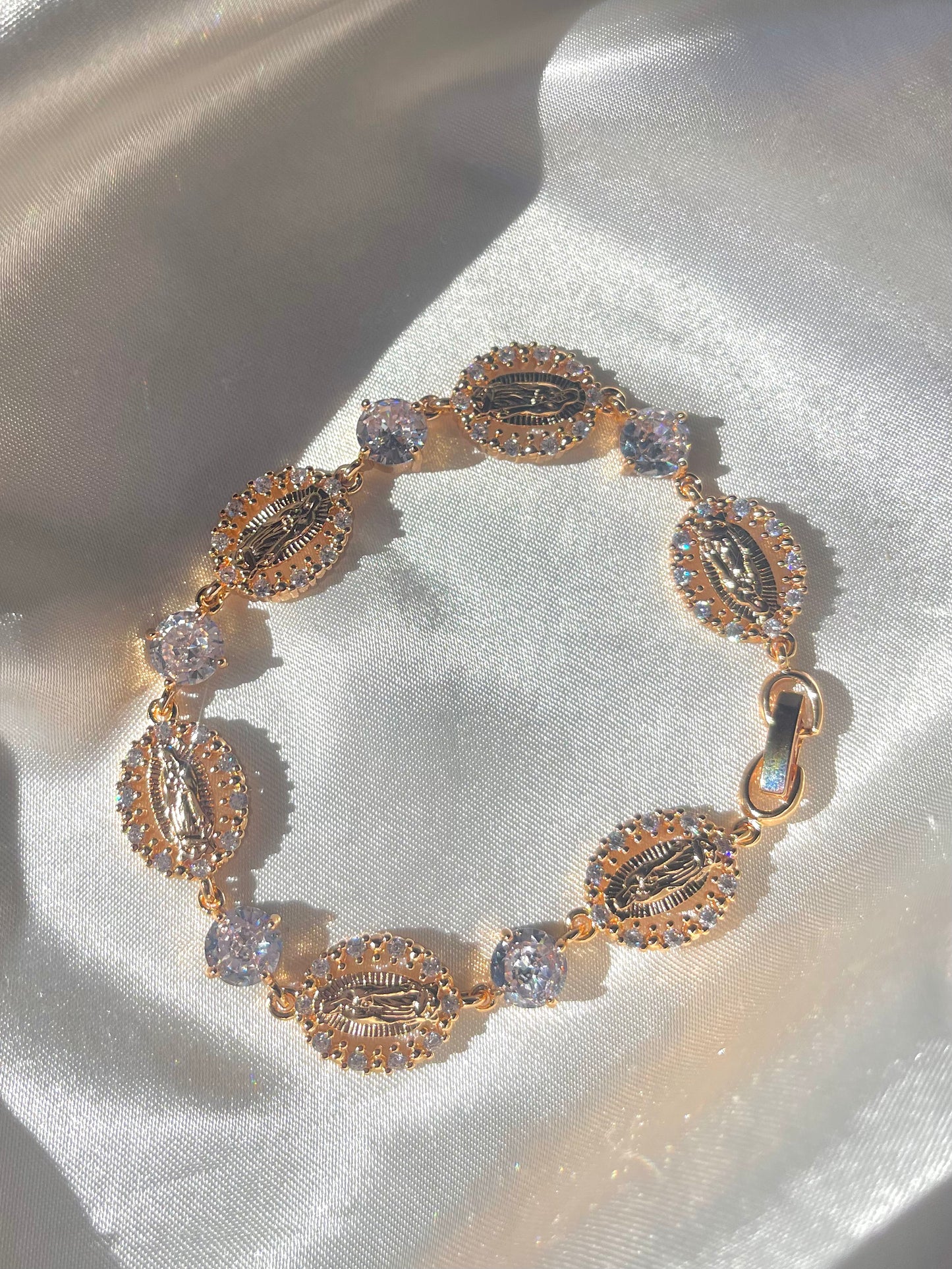 Virgen Oval Bracelet