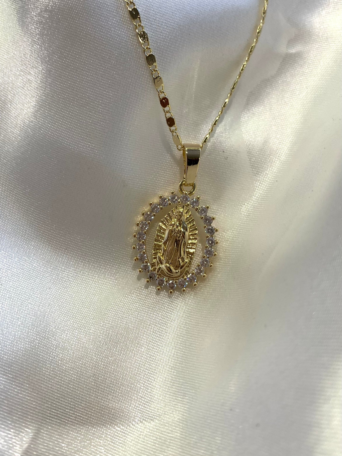 Virgen Oval Necklace