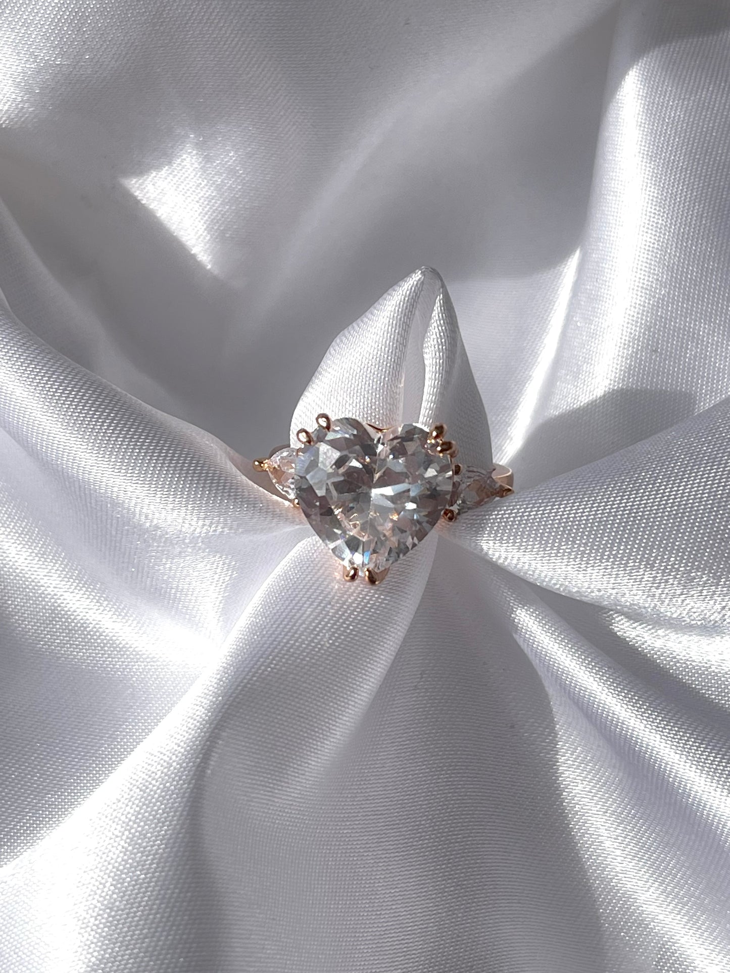 18k Beauty Heart Ring (Size 6,7,8,9)