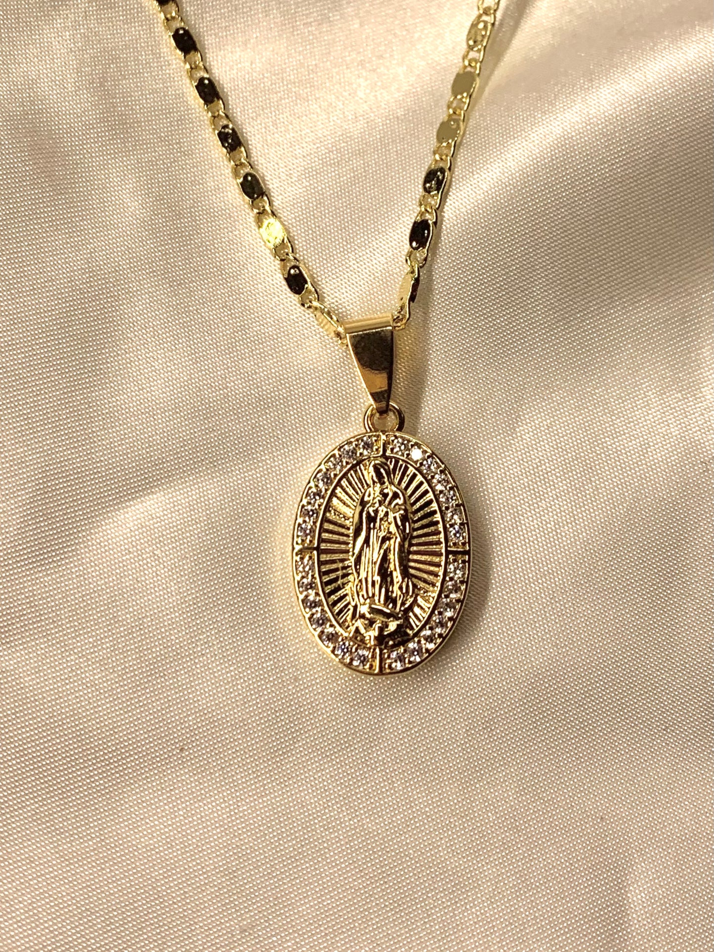Oval Virgen Necklace
