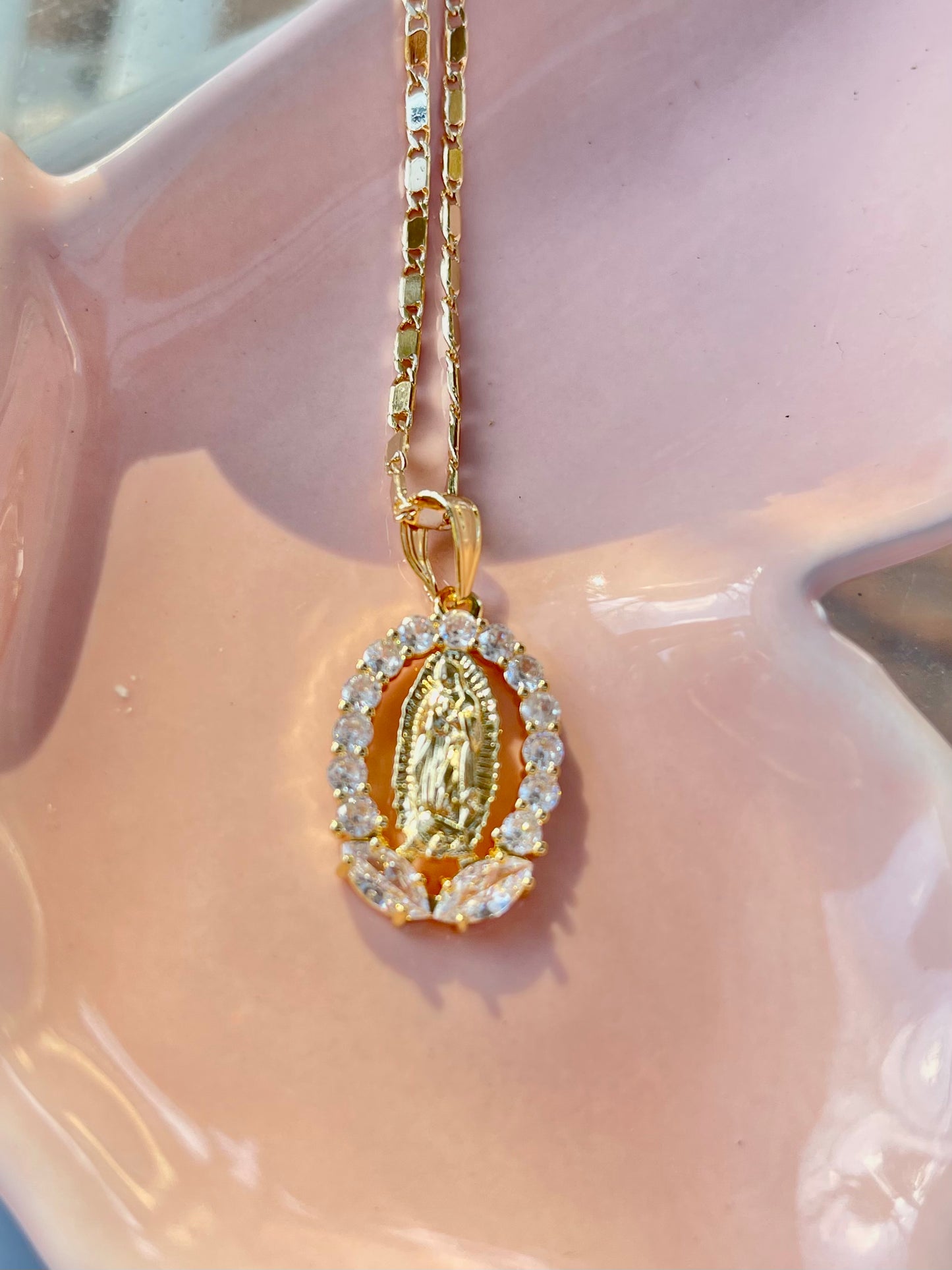 Pretty Oval Virgen Necklace