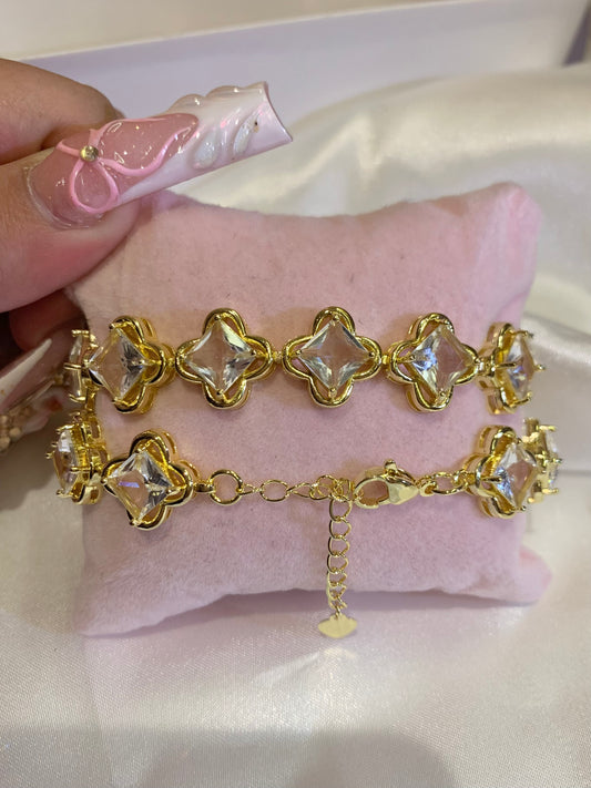 Clear Flower Diamond Bracelet