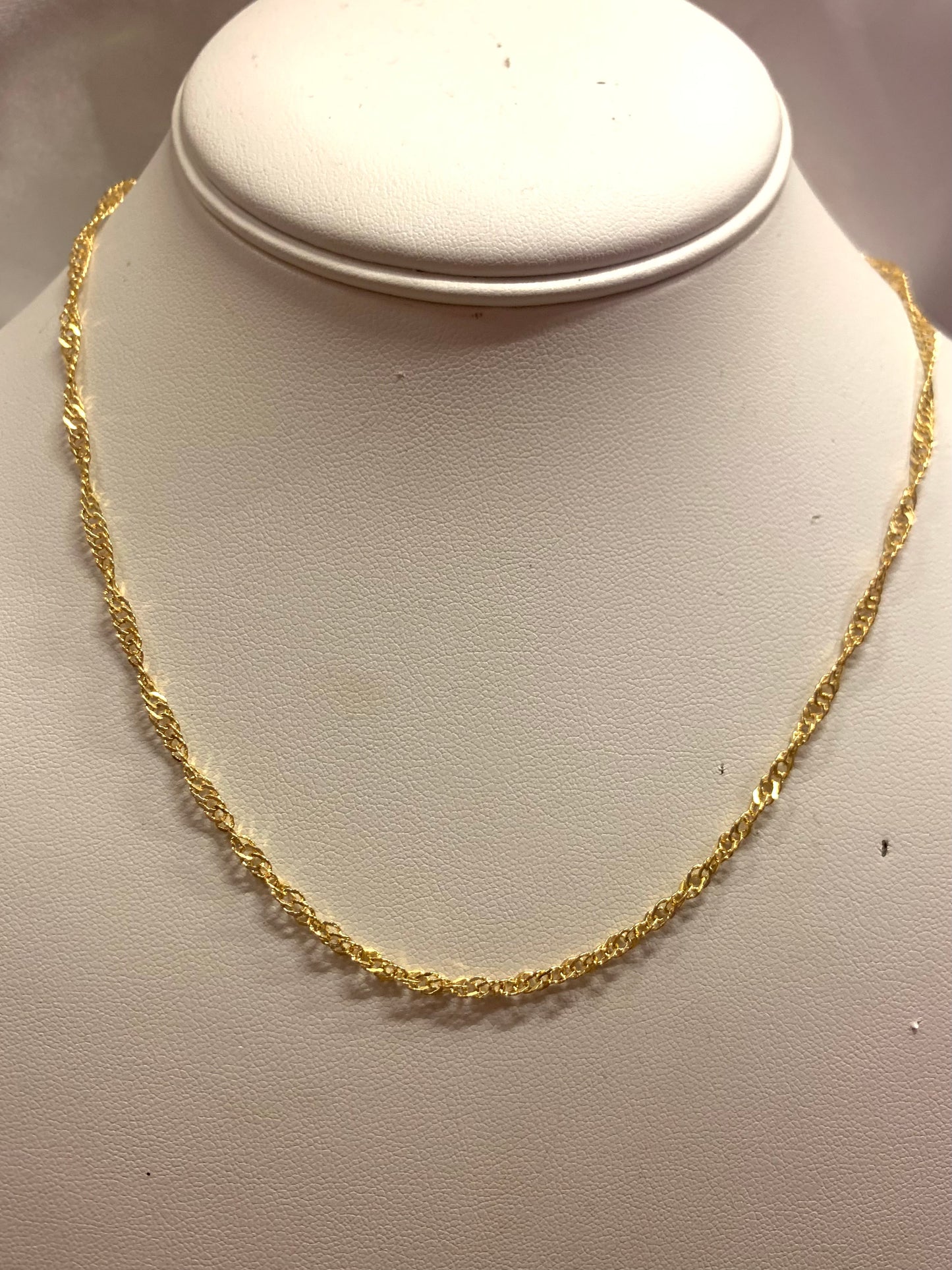 (9) Twist Chain 18”