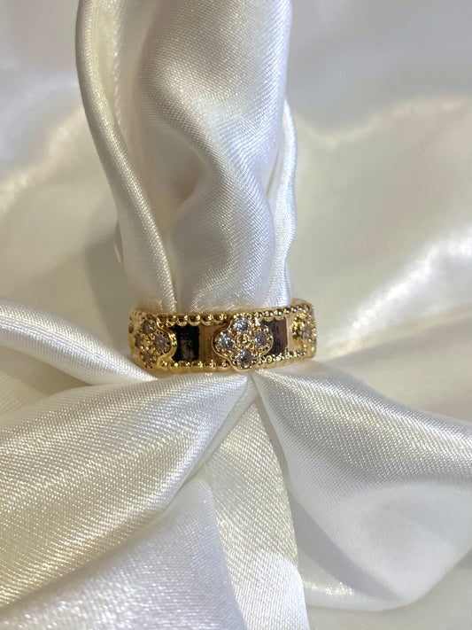 Pretty Suerte Ring (Size 8,9,10)