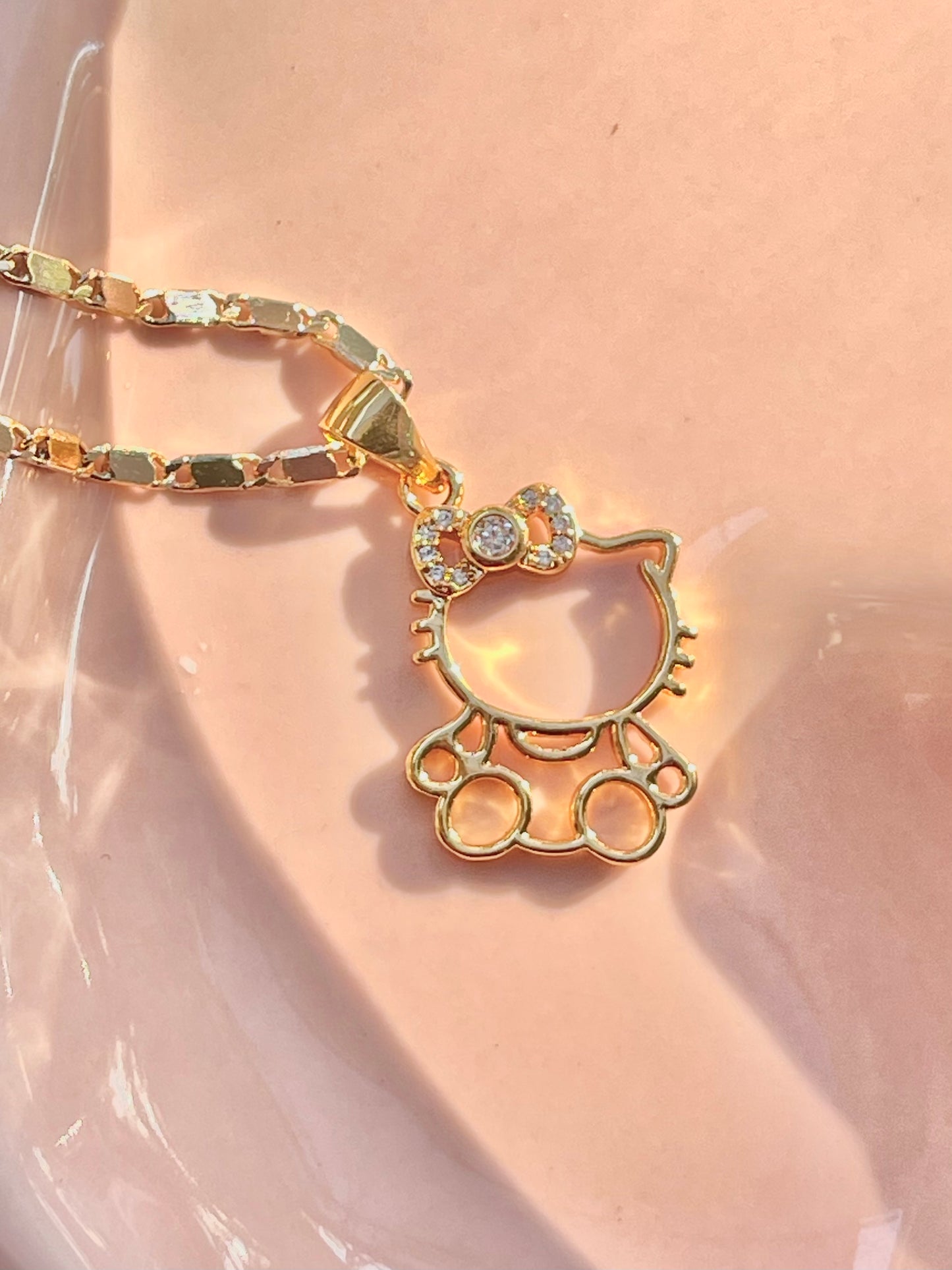Pretty Hello Kitty Necklace