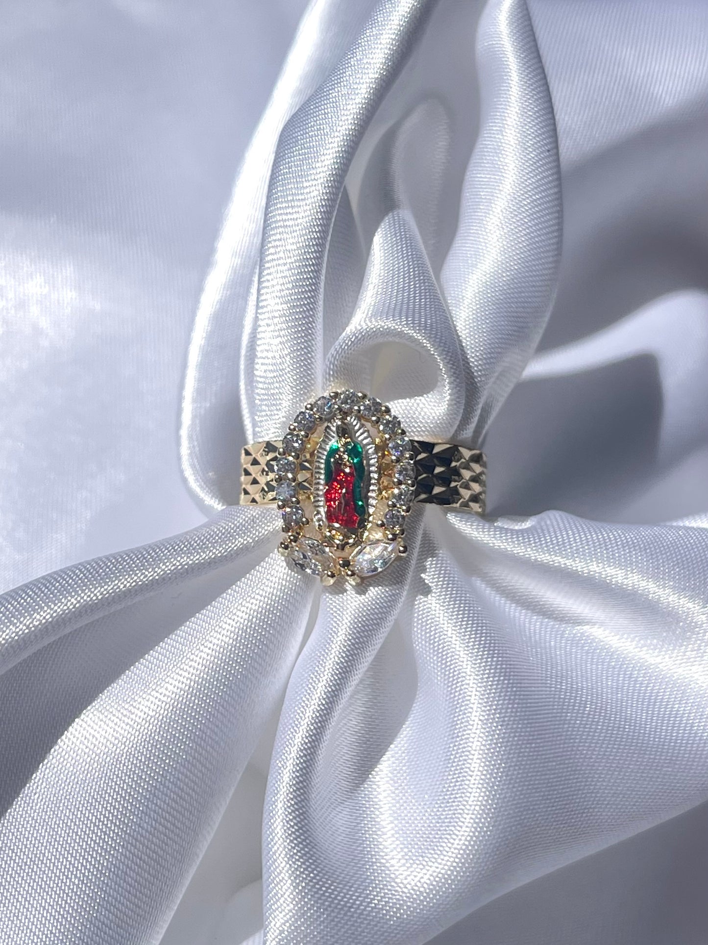 Virgen Ring