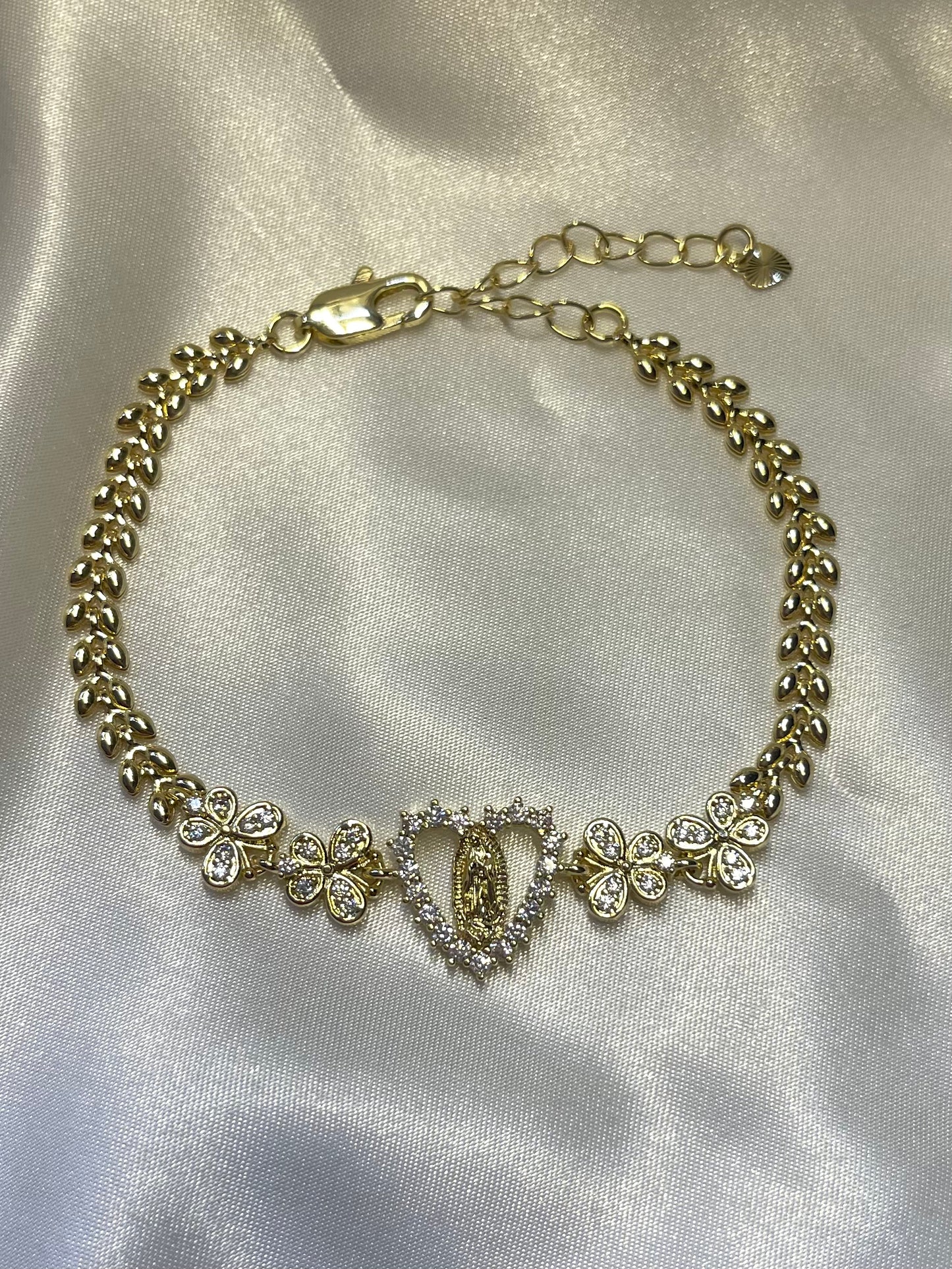 Virgen Heart Bracelet